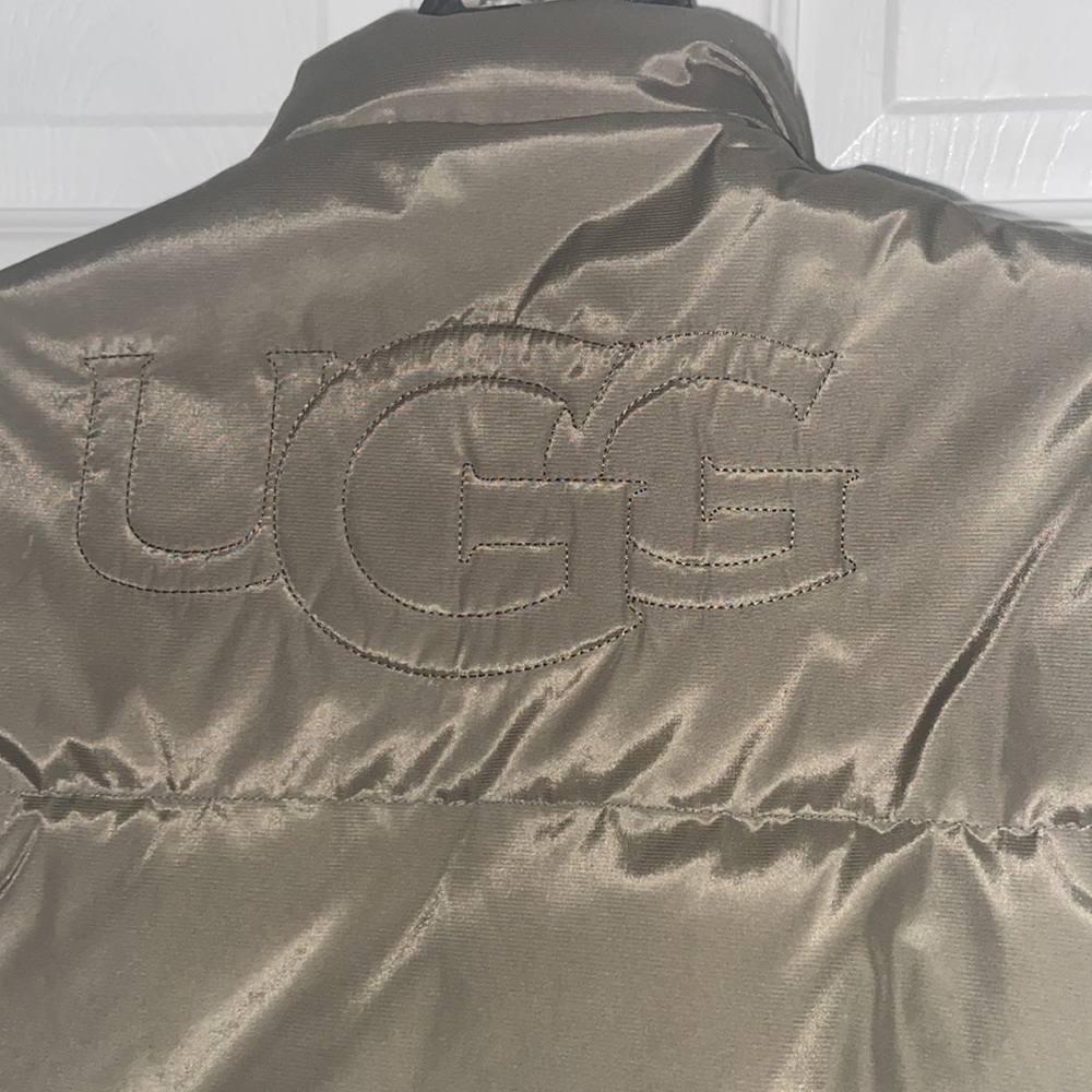 Olive green UGG puffer jacket vest with logo fleece living size small